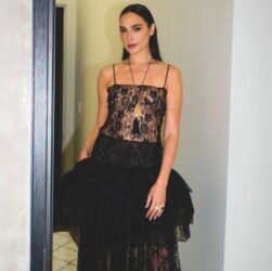 Новини культури - Галь Гадот відмовилася виходити на червону доріжку у Венеції