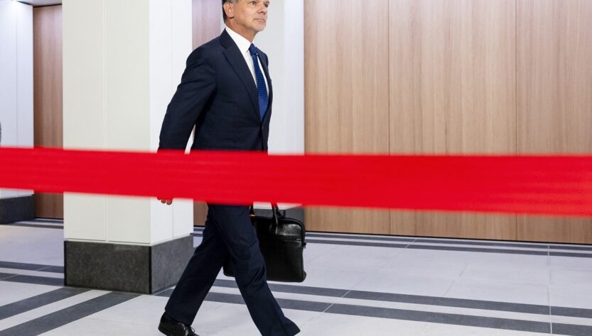 Новини світу - Глава МЗС Нідерландів і його однопартійці заявили про відставку