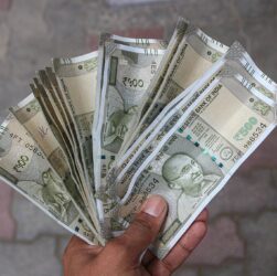 Новини бізнесу - Індійська рупія зафіксувала найгірше падіння за пів року