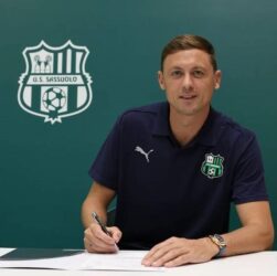 Новини спорту - Колишня зірка Челсі та Манчестер Юнайтед перейшов у Сассуоло