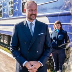 Новини культури - Кронпринц Норвегії відреагував на гучні звинувачення проти пасинка