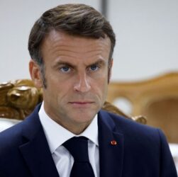 Новини світу - Макрон заявив, що Путін вкотре обдурює Трампа