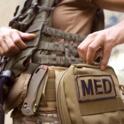 Новини України - Медслужби ЗСУ укомплектовані лише наполовину