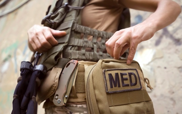 Новини України - Медслужби ЗСУ укомплектовані лише наполовину