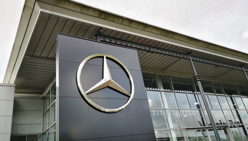 Новини бізнесу - Mercedes-Benz позбувся 3,8% акцій Nissan - ЗМІ