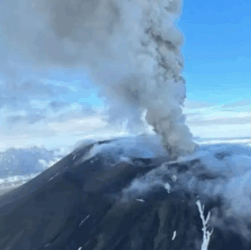 Новини світу - На Камчатці вивергається вулкан уперше за 600 років