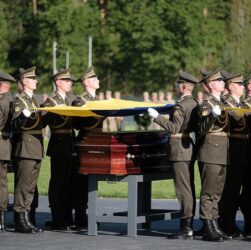 Новини України - На Національному кладовищі почались поховання