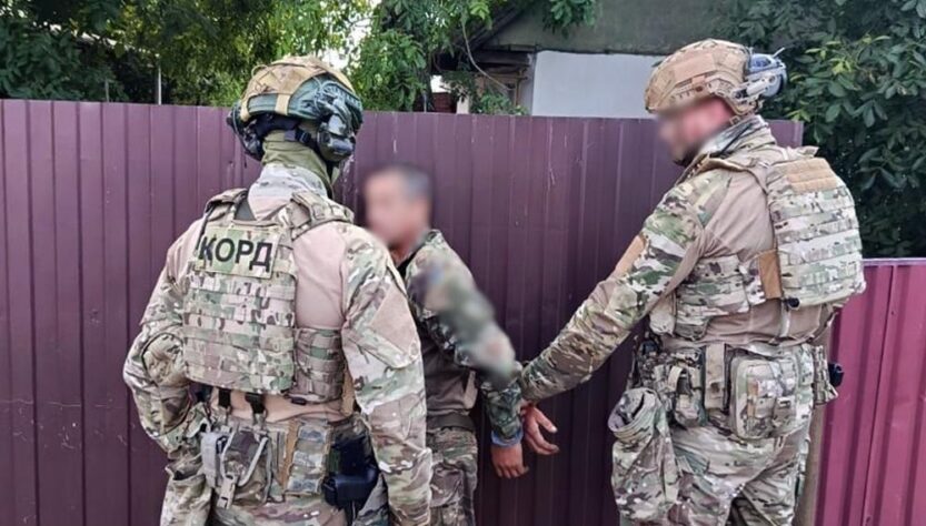 Новини України - На Житомирщині чоловік погрожував поліцейським гранатою