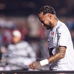 Новини спорту - Неймар не стримав сліз після поразки від команди ексгравця Ліверпуля