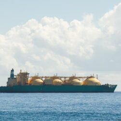 Новини світу - Перший танкер із газом Арктик СПГ 2 зайшов у китайський порт