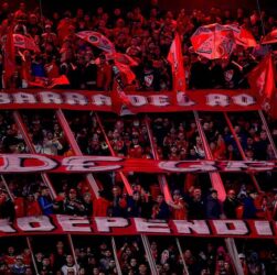 Новини спорту - Під час матчу Копа Судамерикана фанати безчинствували до ножових поранень