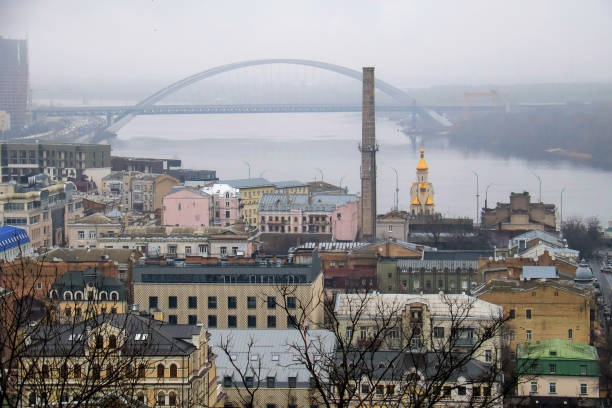Новини Києва - Подільський міст у Києві засяяв кольорами прапора