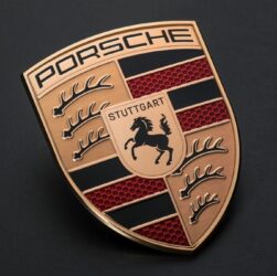 Авто новини - Porsche відмовляється від планів виробництва батарей для електромобілів