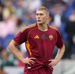 Новини спорту - Посередник просуває трансфер Довбика в клуб Серії А