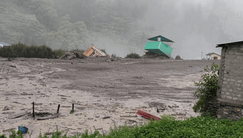 Новини світу - Потужна повінь змила село в Індії