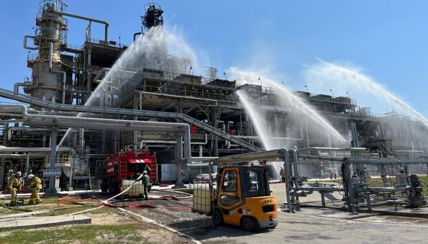 Новини світу - Пожежу на Новошахтинському НПЗ гасили п’ять днів