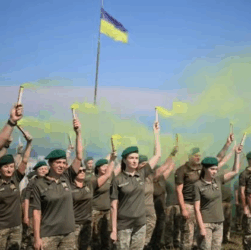 Новини України - Прикордонники створили живий прапор на висоті понад 290 метрів