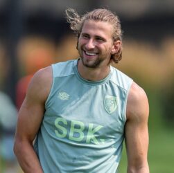 Новини спорту - Ребров розповів, що думає про можливий перехід Забарного в ПСЖ