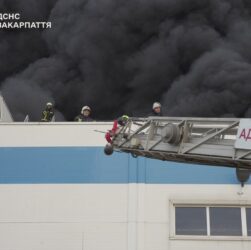 Новини України - РФ атакувала завод американського виробника електроніки в Мукачево