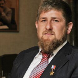 Новини світу - Родина Кадирова сама собі вручила понад 80 нагород