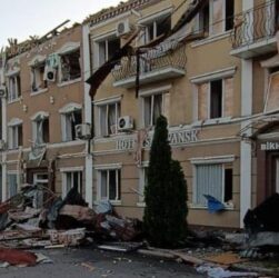 Новини України - Росіяни атакували центр Слов’янська: пошкоджена візитівка міста