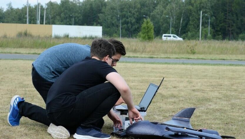 Новини світу - Розвідка Британії: РФ готує дітей до війни дронів