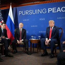 Новини світу - Саміт на Алясці йде у форматі "три на три" без ЗМІ