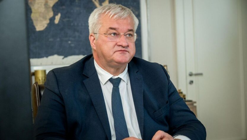 Новини світу - Сибіга порадив Угорщині скаржитися щодо нафти "своїм друзям у Москві"