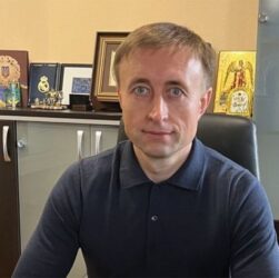 Новини України - Скандал з особняком: Генпрокуратура взялася за збагачення Комара