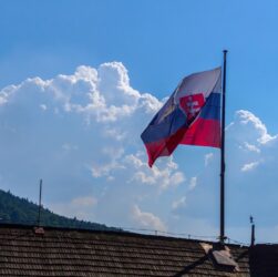 Новини світу - Словаччина відновила туристичні візи росіянам