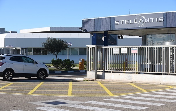 Авто новини - Stellantis заморозила розробку власної системи автономного водіння