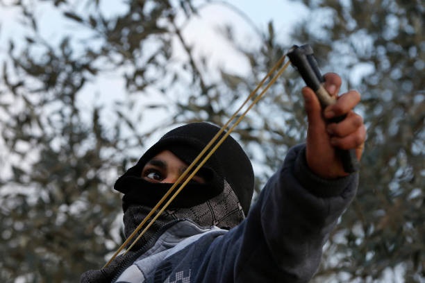 Новини світу - Стріляли з рогатки: у Чехії засудять двох українців