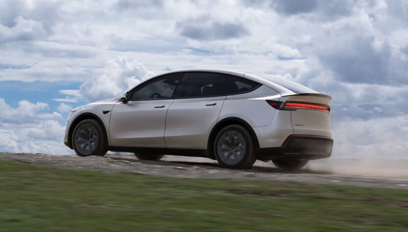 Авто новини - Tesla представила шестимісну версію Model Y у Китаї