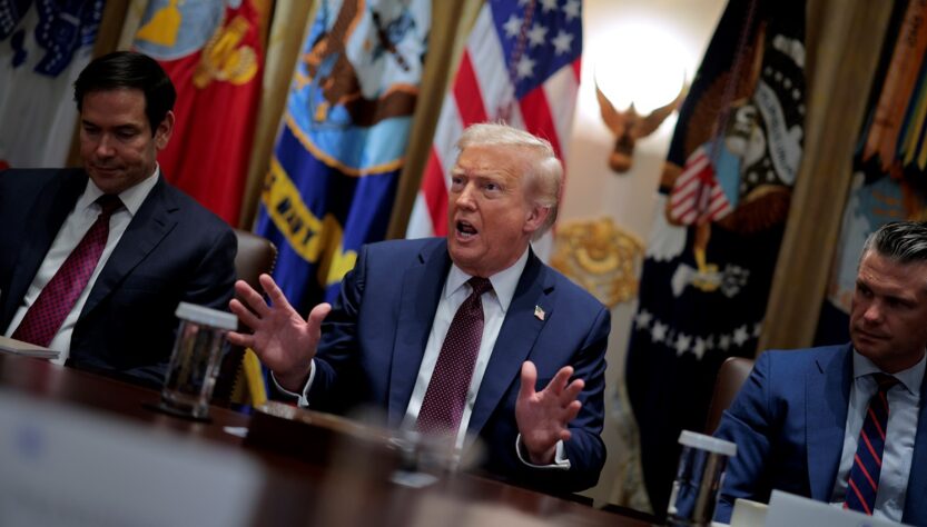 Новини світу - Трамп назвав "нісенітницями" заяви РФ щодо "нелегітимності" Зеленського