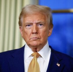 Новини світу - Трамп сьогодні зробить заяву в Овальному кабінеті.