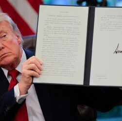 Новини світу - Трамп вдарив додатковими тарифами по Індії