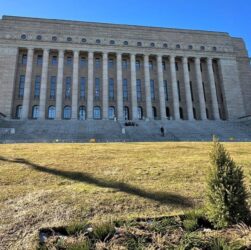 Новини світу - У будівлі парламенту Фінляндії знайшли мертвим депутата