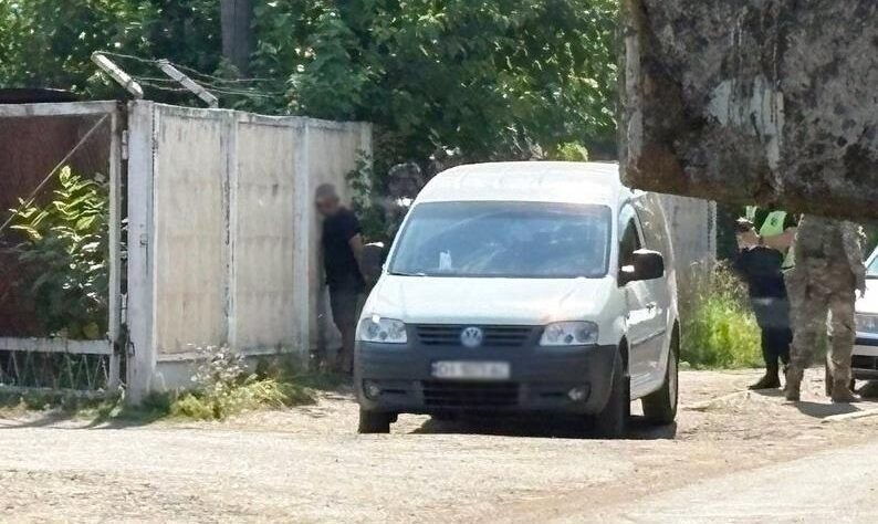 Новини України - У Черкасах чоловік погрожував гранатою працівникам ТЦК