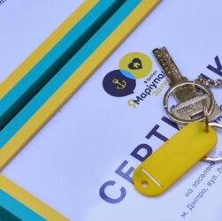 Новини України - У Дніпрі маріупольці отримали житло, облаштоване Фондом Ріната Ахметова