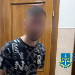 Новини Києва - У Києві на Печерську двоє юнаків зґвалтували 12-річну дівчинку