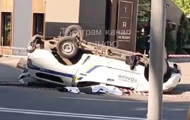 Новини Києва - У Києві перекинулось авто поліції, є загиблий