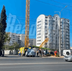 Новини України - У Криму впав баштовий кран: є жертва і постраждалі