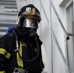 Новини України - У Мукачево на третю добу загасили пожежу після удару РФ