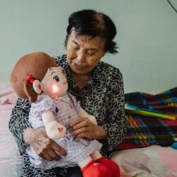 Технології - У Південній Кореї роботи займають місце онуків