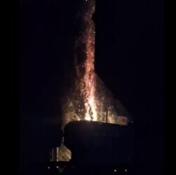 Новини світу - У Росії БПЛА другу ніч поспіль атакують залізничну станцію