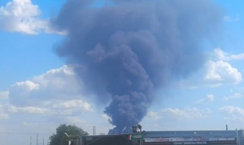 Новини світу - У російському місті повідомляють про пожежу в районі НПЗ