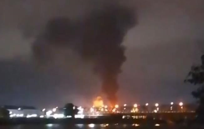 Новини світу - У Сочі після атаки БПЛА палає нафтобаза