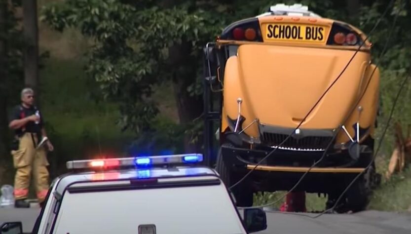Новини світу - У США десятки дітей постраждали в ДТП з автобусом