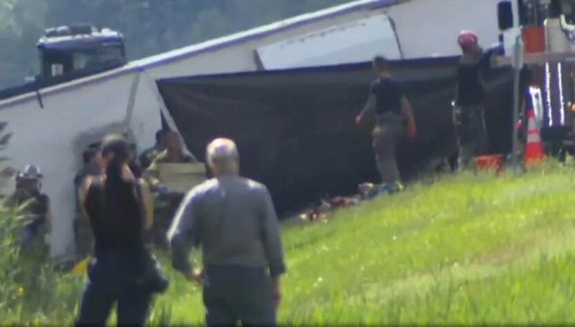 Новини світу - У США перекинувся туристичний автобус: є жертви