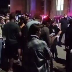 Новини України - У Вінниці натовп намагався силою звільнити мобілізованих